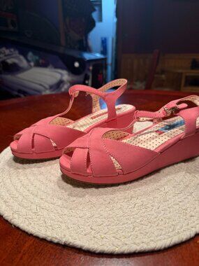 B.A.I.T. Footwear - Kira Pink Wedge Sandals